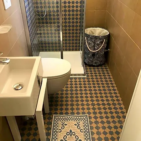 Tatanga Mani Oda ve Kahvaltı Galatone